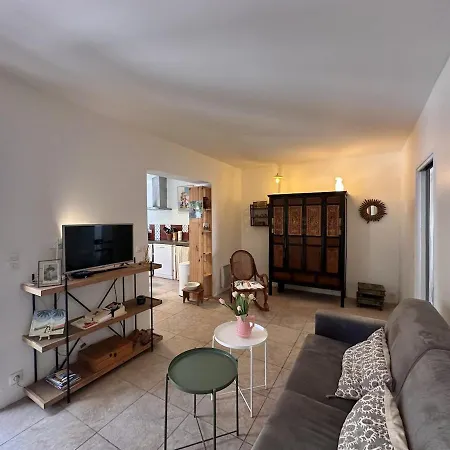 Charmante Maison De A Quelques Pas De La Vakantiehuis